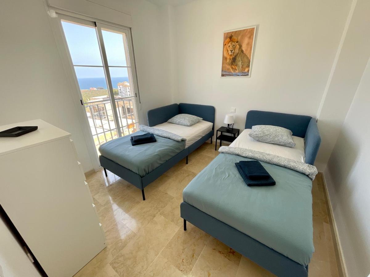 Top Sea View Apartment - 7 Minutes To Sotogrande Castillo de Sabinillas Buitenkant foto